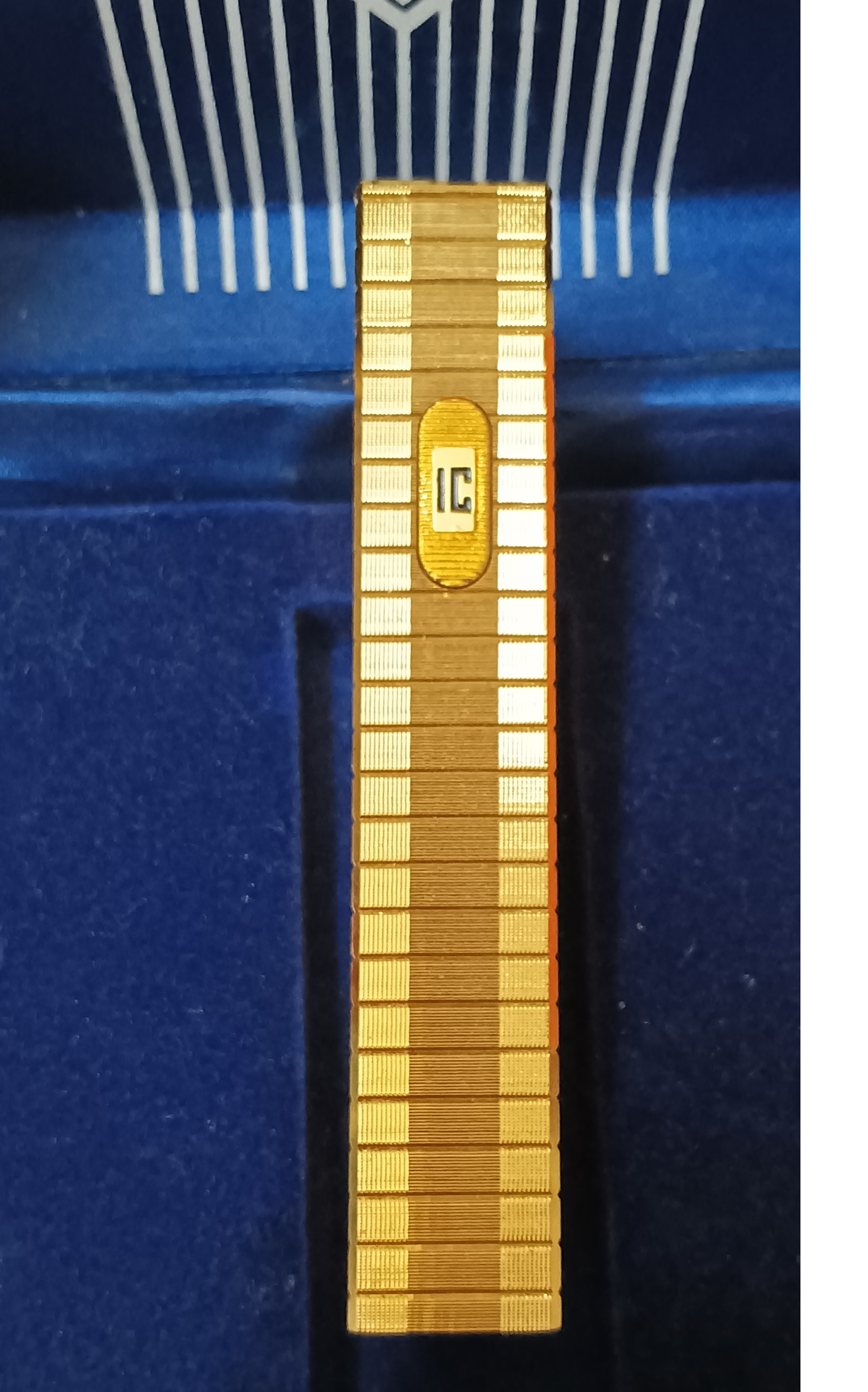 请输入图片描述